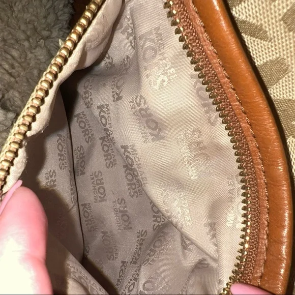Michael Kors Crossbag - Picture 5 of 6